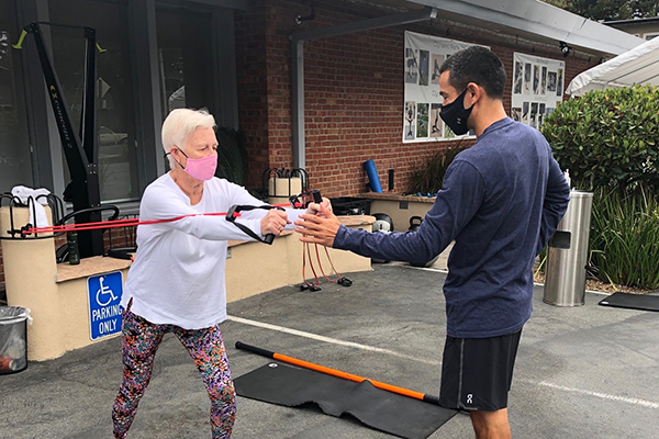 AXIS Trainers and Clients working out safely during COVID-19